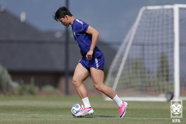 축구대표팀 오현규가 27일(현지 시간) 미국 유타 헤리만 자이언스뱅크 트레이닝센터에서 훈련하고 있다. 대한축구협회 제공. 뉴시스.