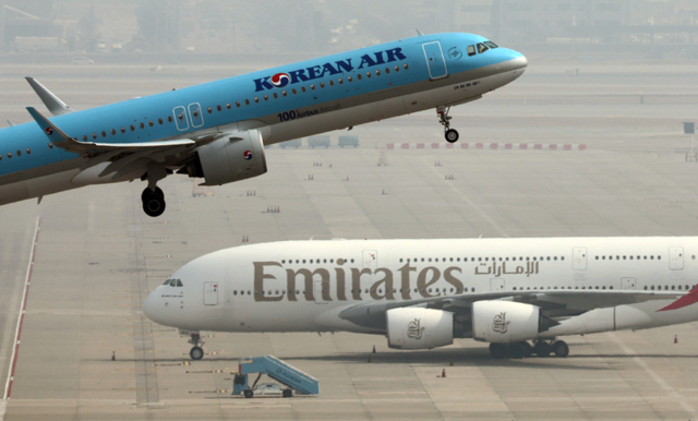 인천공항 전망대에서 바라본 인천국제공항 활주로. 연합뉴스