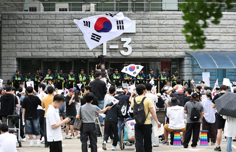 이준석 “잠실 시위 현장 ‘화짱조’ 놀이 배척해야”