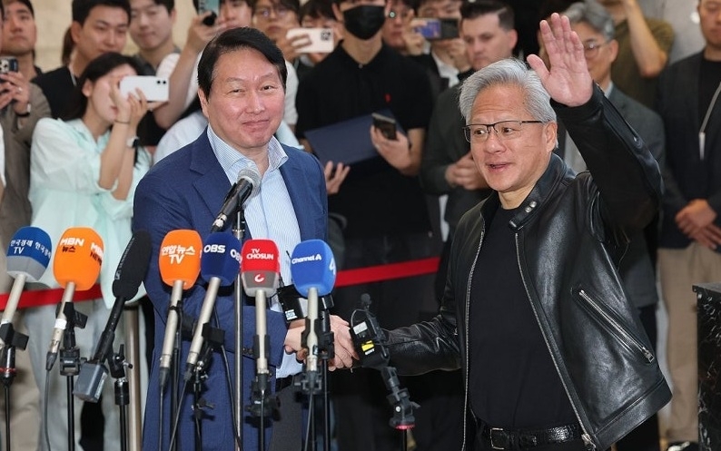 젠슨 황 “주식시장 급락? 아주 기뻐해야…지금 할인 가격에 살 수 있어”