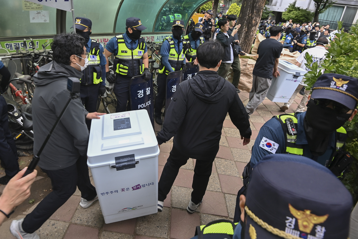 [속보]법원, 잠실 투표용지 보관상자 증거보전 명령…CCTV도 포함