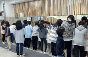 한식은 색·향 강해서 점심 먹으면 양치하는 습관… 핀란드 자일리톨 껌 · 스웨덴 토요일만 사탕 먹기[정주영이 만난 ‘세상의 식탁’]