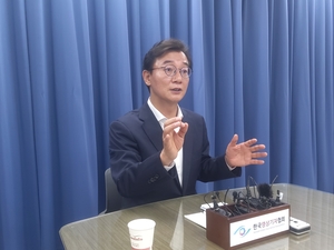 전재수 “서부산 모텔, 관광 숙소로…야구장 옮긴 뒤 사직 상권 반드시 지키고, 북항 돔구장은 시민공모주 검토”