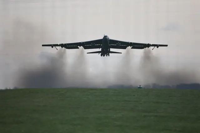 지난 3월 영국 남서부의 RAF 페어포드에서 미 공군 B-52 폭격기가 이륙하는 모습. AFP 연합뉴스