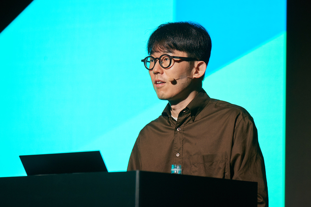 강대현 넥슨코리아 공동대표가 16일 경기 성남시 경기창조경제혁신센터에서 열린 넥슨 개발자 콘퍼런스에서 기조강연을 하고 있다. 넥슨 제공
