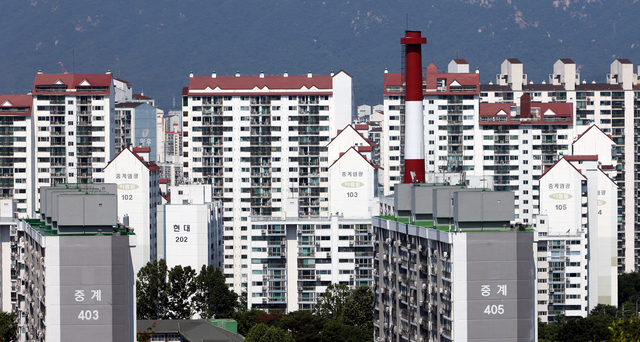 15일 오전 불암산 전망대에서 바라본 노원구 아파트 단지들. 박윤슬 기자