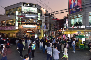 통째 기름샤워 or 얇은 튀김옷 살짝 or 특제양념 마사지… 점포마다 개성 뚜렷[지역을 살리는 사람들]