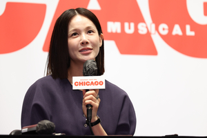“가수 아이비 큰일냈다”…한국인 최초 브로드웨이 ‘시카고’ 주연 발탁