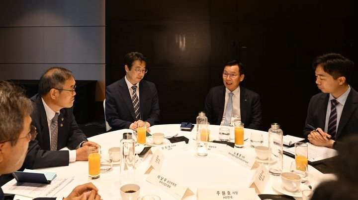 방사청, 방산기업과 AI 경쟁력 강화 방안 논의…LIG·HD현중 등 참석