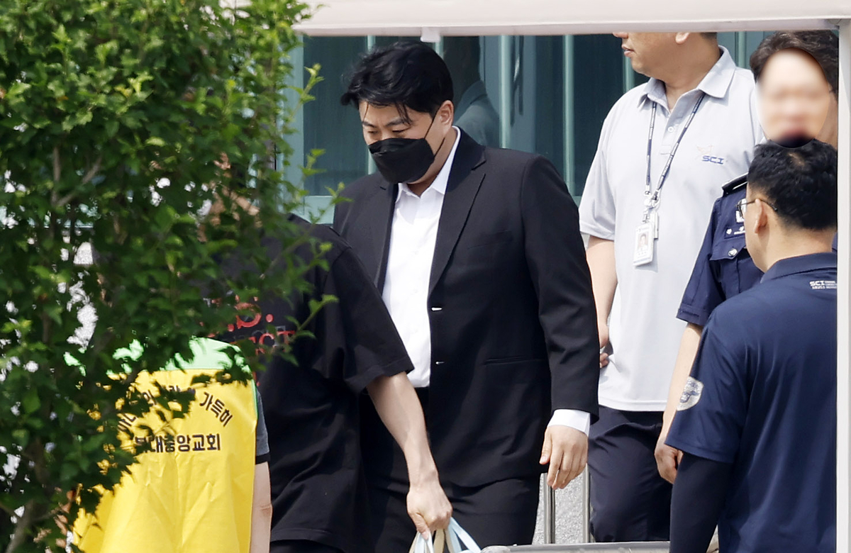 ‘가석방’ 김호중 “어긋나지 않게 살겠다” 자필 편지