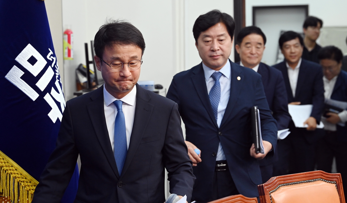 “쾌속진행” vs “신중해야”… 민주 ‘보완수사 7월 폐지’ 놓고 이견