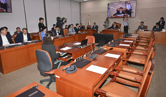 9일 오전 서울 여의도 국회에서 열린 농림축산식품해양수산위원회 전체회의가 열리고 있다. 이날 국민의힘은 원 구성에 반발해 상임위원회 일정을 거부하며 참석하지 않았다.  백동현 기자