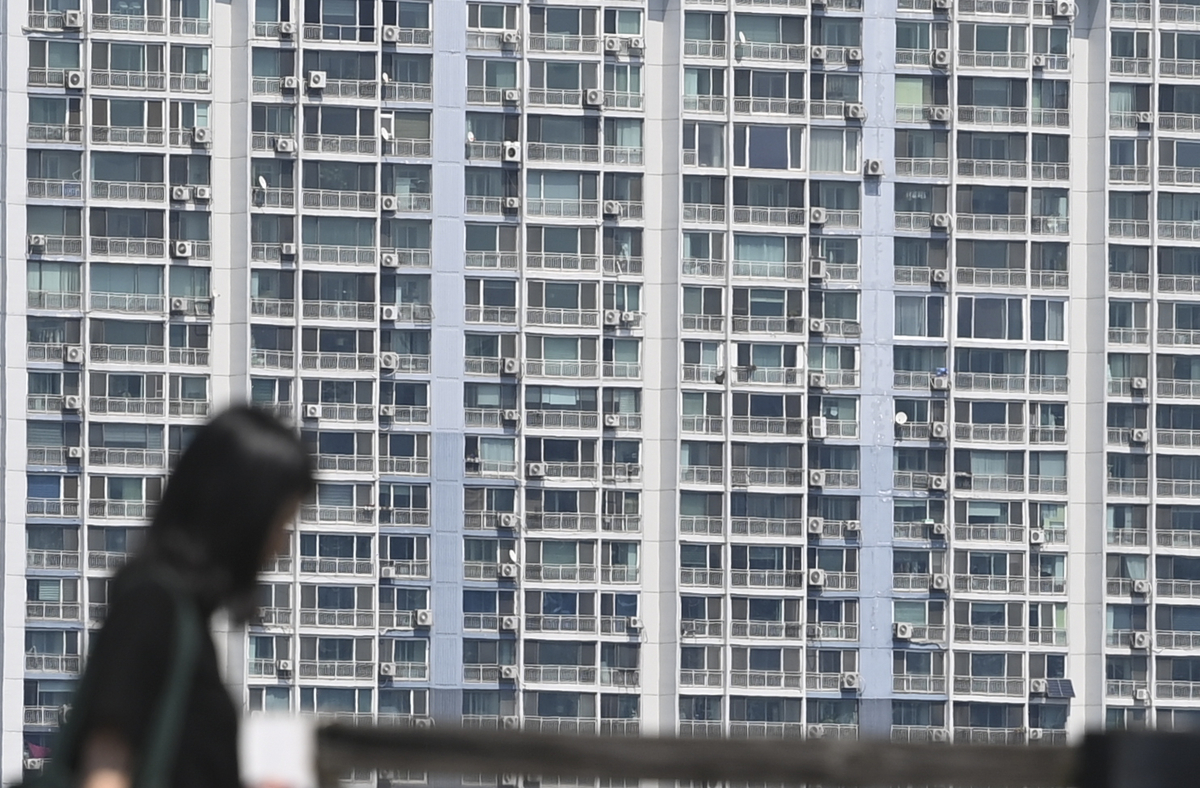‘여보, 어제 6억 받았어야지’… 오늘부터 국민은행 주담대 반토막