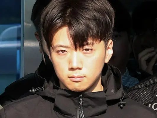 포토라인 선 ‘여고생 흉기 살인’ 장윤기. 연합뉴스