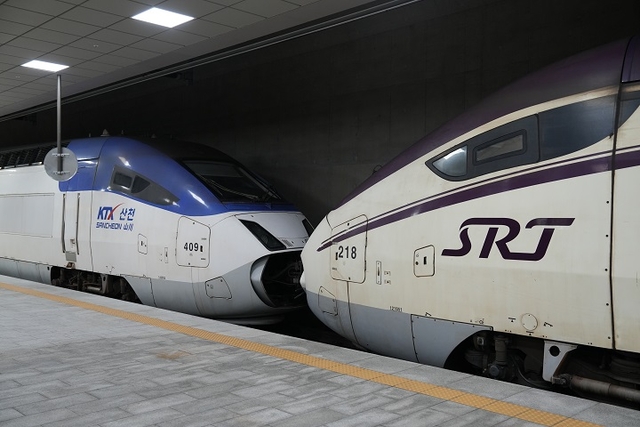SRT-KTX 중련운행 시운전(수서역). 에스알 제공