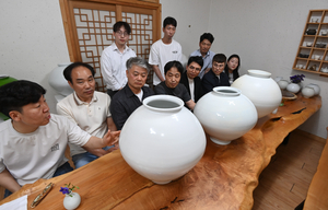 녹차정식 먹고 달항아리 감상… 초록고장서 ‘고요한 쉼표’[농촌愛올래]