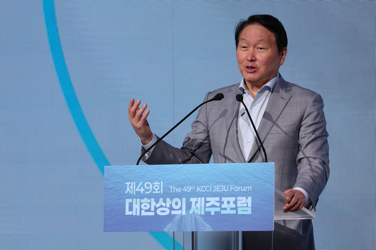 [속보]최태원 “SK하닉 가만히 갖고 있으면 돼, 주가 우상향”