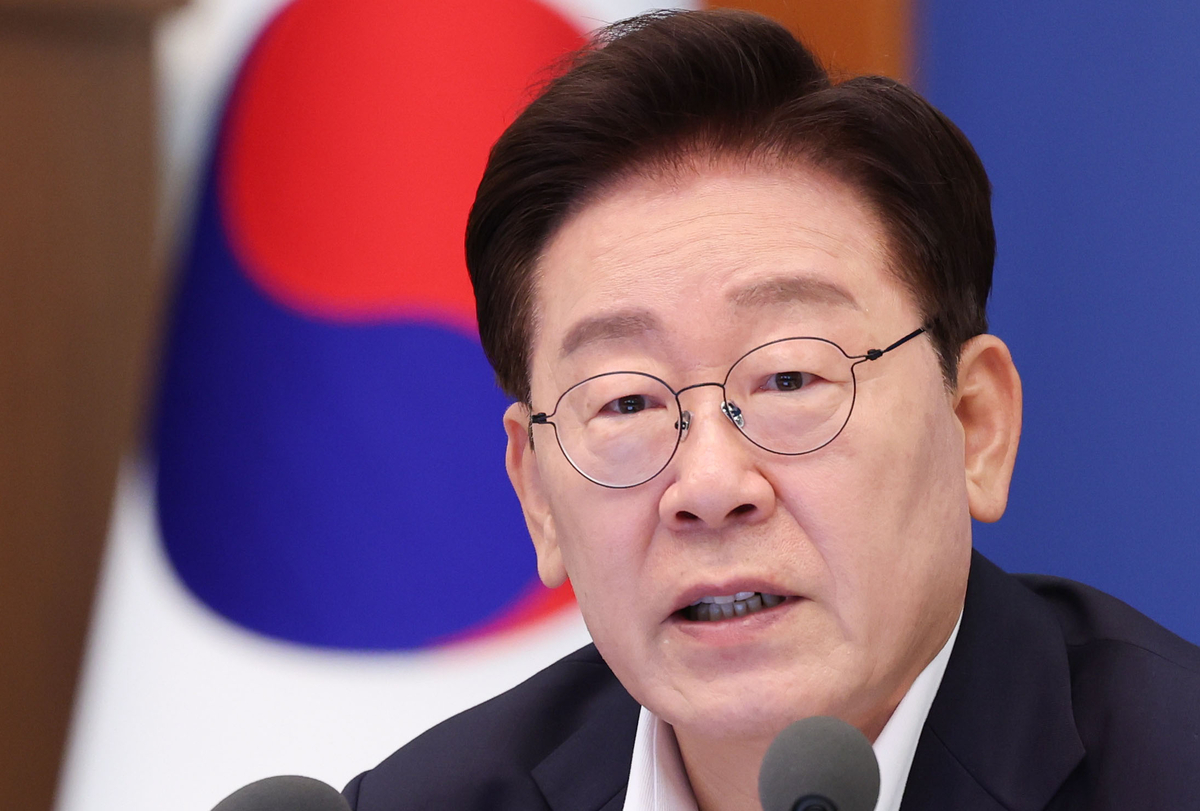 李대통령 지지율, 52%로 2주 연속 소폭 하락