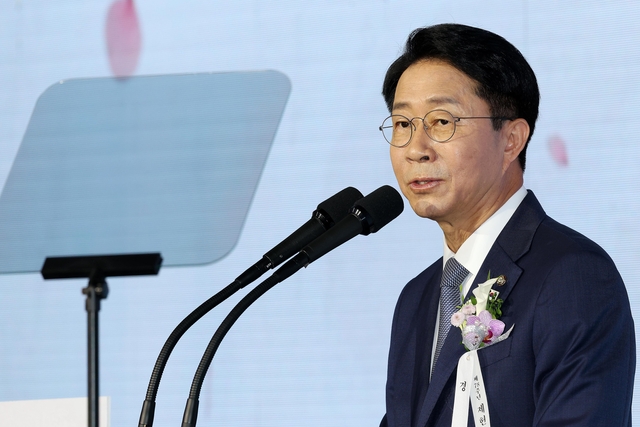 조정식 국회의장이 지난 17일 서울 여의도 국회에서 열린 제78주년 제헌절 경축식에서 경축사를 하고 있다. 연합뉴스