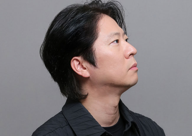 픽사서 만화 그리다 소설가로… “난 스토리텔러, 각기 다른 언어로 써 내려갈 뿐”