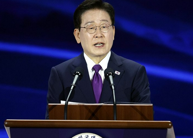 이재명 대통령이 19일 부산에서 열린 제48차 유네스코 세계유산위원회 개회식에서 축사를 하고 있다. 연합뉴스