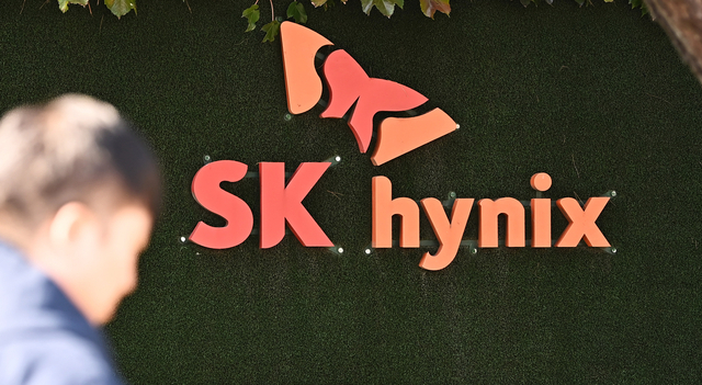 SK하이닉스, 2분기 역대 최대 실적 기대...삼성전기·LG이노텍 등 전자업... - 뉴스 썸네일 이미지