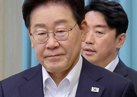 [속보]李대통령 지지율 43.3%… ‘역대 최저’