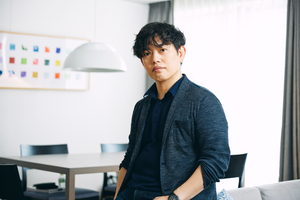 호러소설 쓰는 日 의사작가… “스마트폰 등 현실과 맞닿은 공포 그려”