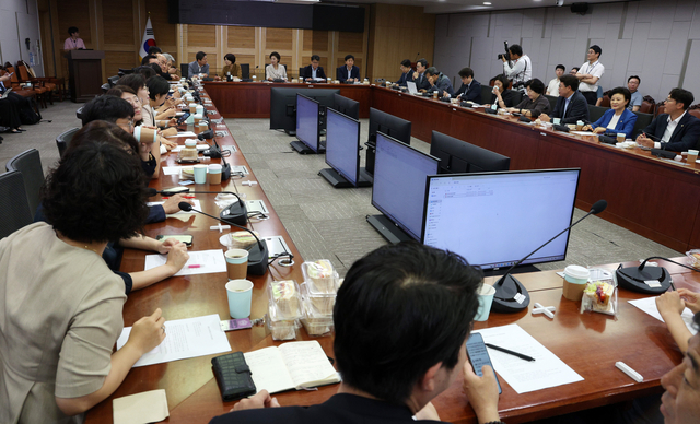 “부동산 세제 건들지 말자”…민주당에선 다주택자 경감론까지