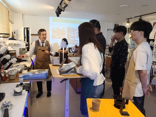 카페창업 교육 모습. 강동구청 제공