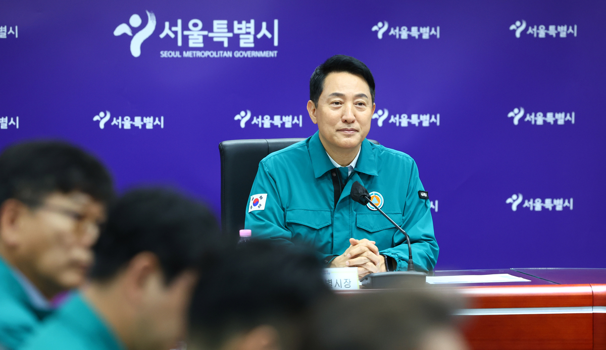 ‘재건축 규제풀자’는 오세훈에 李대통령 “집값 폭등 가능성 높여선 안돼”
