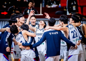 한국, 남자농구 U-18 아시아컵 일본에 역전승…3전승으로 8강 진출