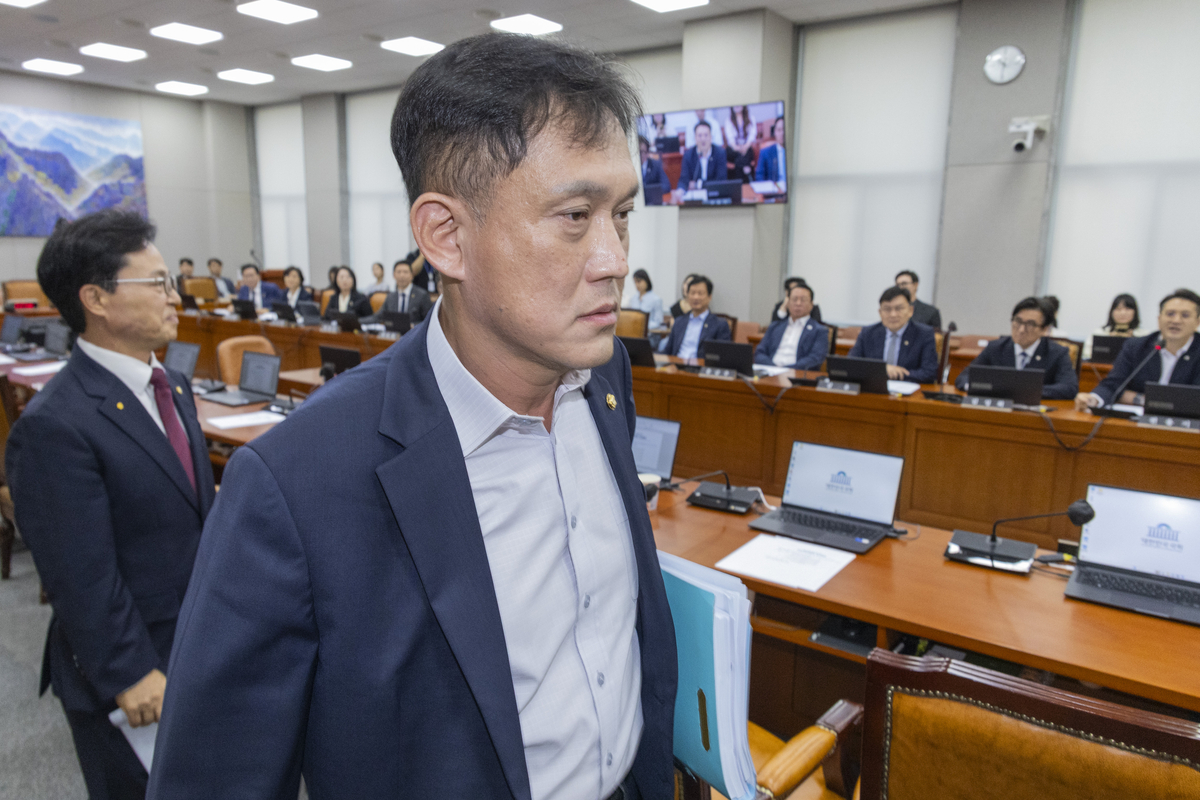 "조희대 씨는 되고 김민석 씨는 안 돼?" 법사위서 호칭 두고 신경전 폭발