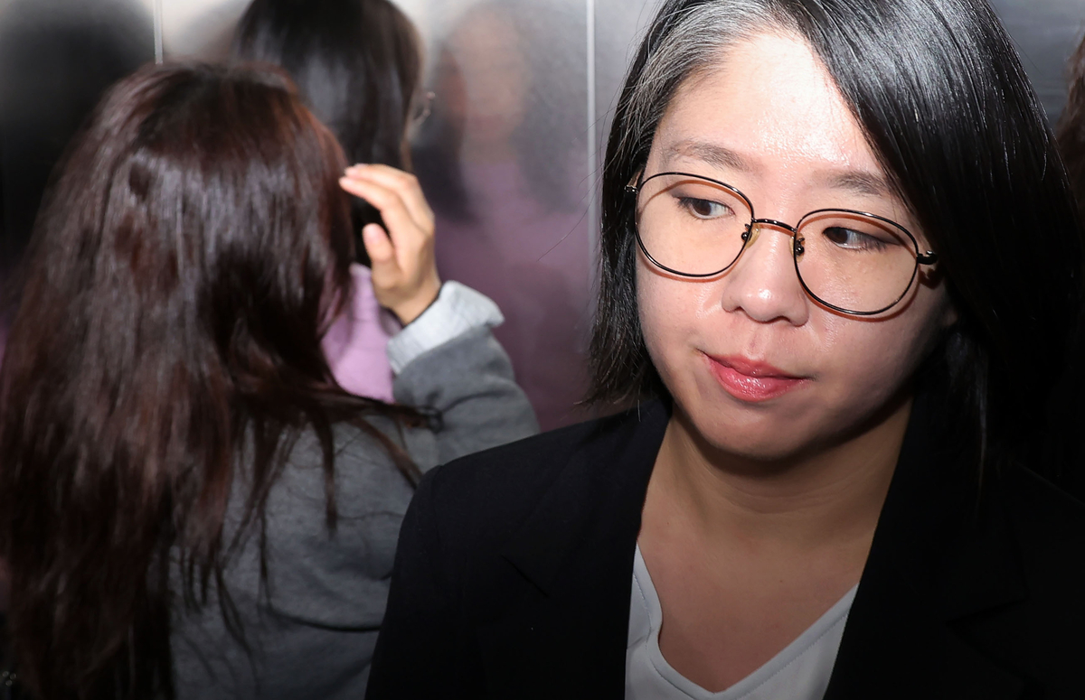 당은 “새로운 선례”라는데…용혜인, 겸직 논란에 또 침묵