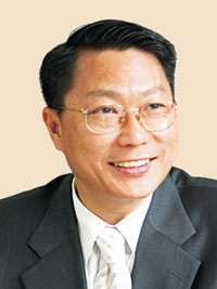 ‘공짜 등록금’으로 지역인재 유치?… 기업·인프라 확충이 선행돼야[기고]