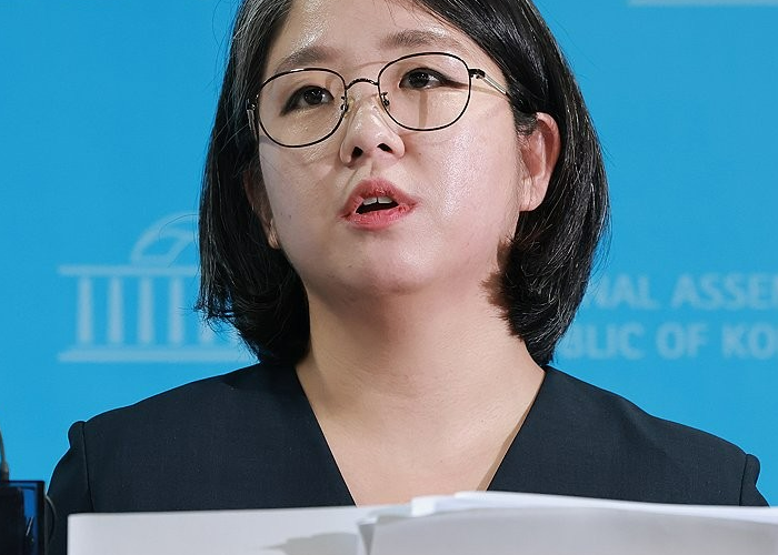 靑 “용혜인 與쪽 우려 전달 많아…회견은 몰랐다”