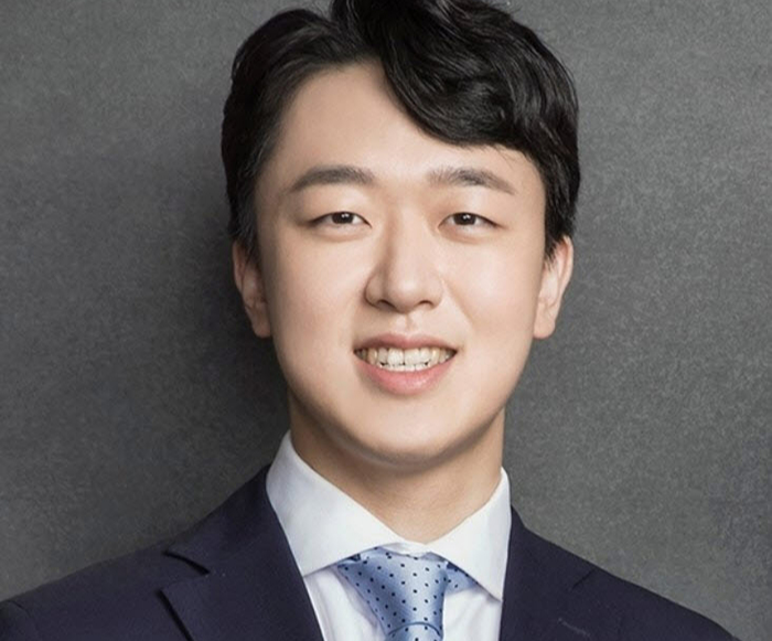 ‘평범한 사람인줄…’ 농심 3세와 결혼한 신부, 알고보니 문유석 판사 자제