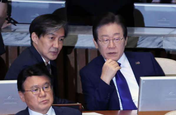 [속보]조국, 국정 지지도 최저에 “문조털래유 쳐냈기 때문”