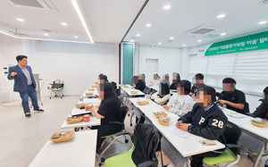 목발 친구 도우며 배운 나눔… 이젠 홀로서는 청년들 ‘멘토’로[나눔 실천하는 초록빛 능력자들]