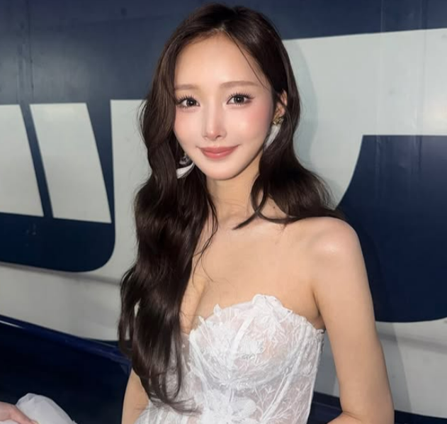 야구장에 유흥업소 출신 시구자? 야구팬들 뿔나자 결국 백지화