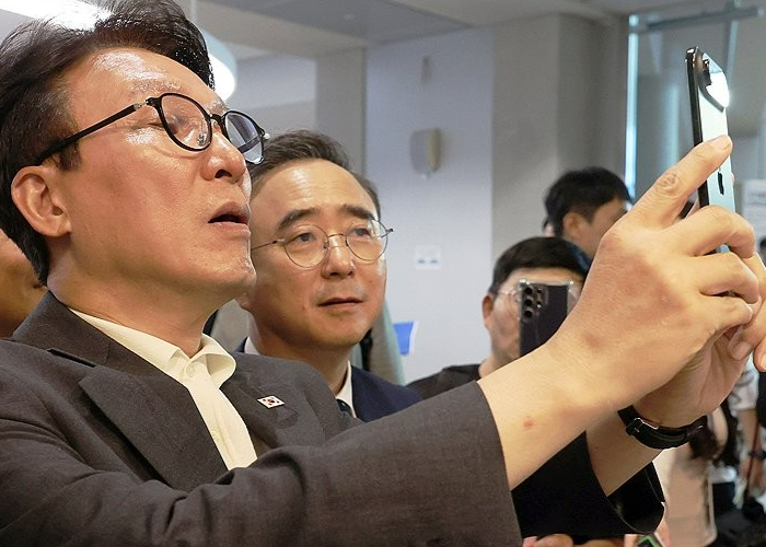 김민석 민주당 대표 "민생 올인과 연속 집권의 길"