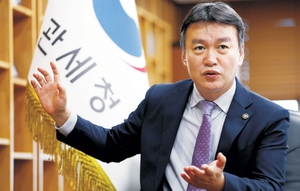 “국제우편·무역항 마약차단 성과… 공항·특송화물로 국경감시 확장”[현안 인터뷰]