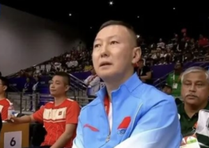 “尹이 왜 아시안게임에?”… 사격 경기장에서 찍힌 ‘닮은꼴’ 中 코치