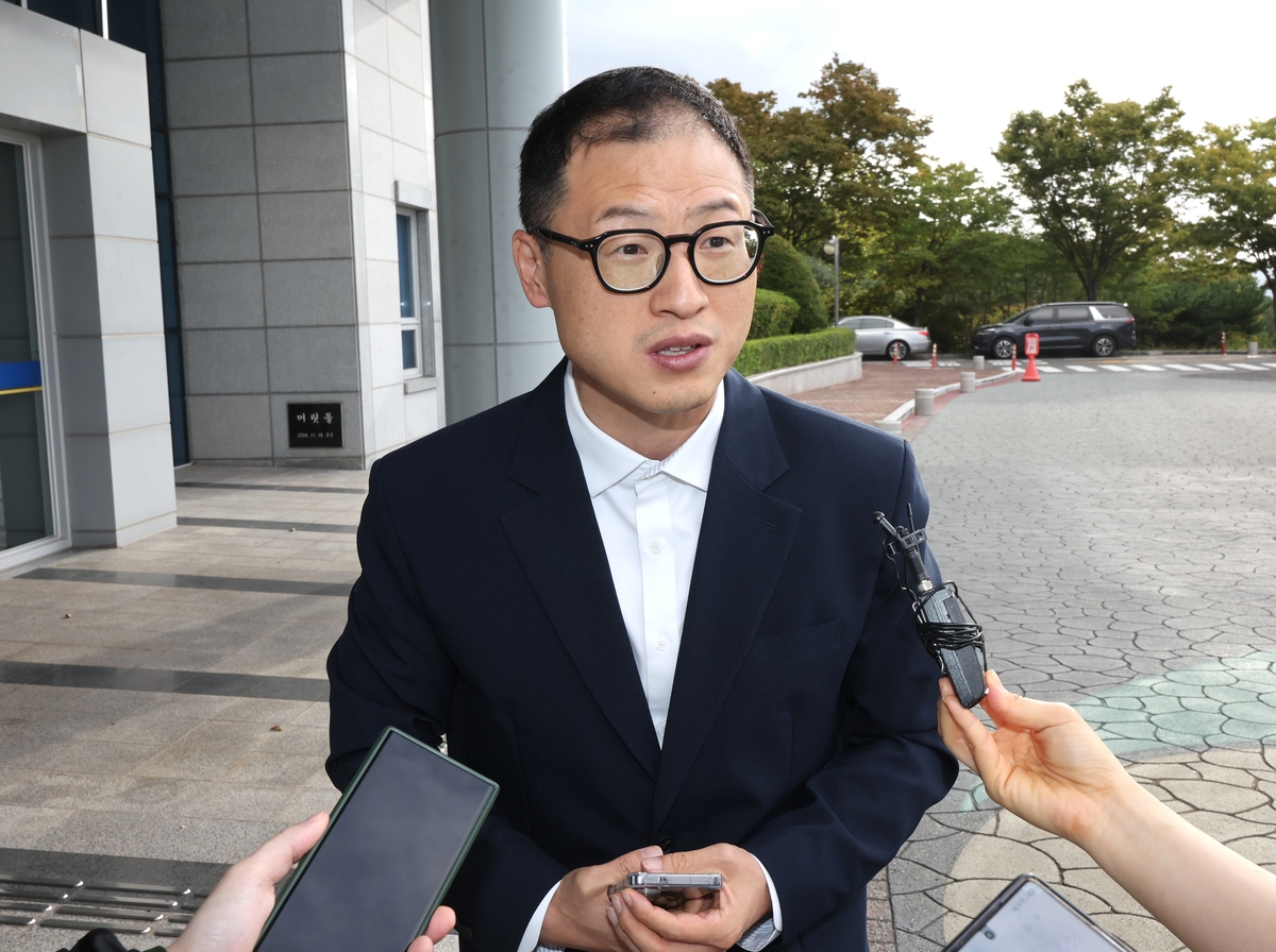 해외 성매매 혐의로 피의자 경찰 출석한 김상욱 '일만 열심히 하겠다'