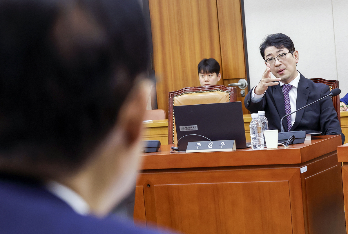 주진우 “北 감싸며 거짓말, 박지원·서영교 고발”