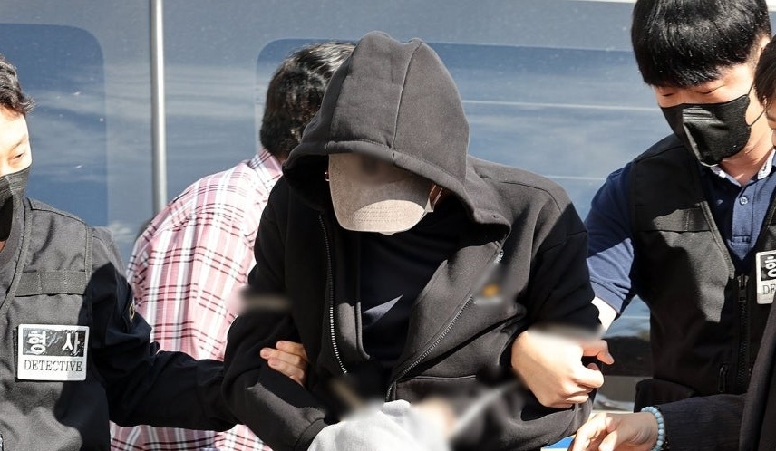 나주 부부 결박·살해 50대…“계획범죄” 질문에 묵묵부답
