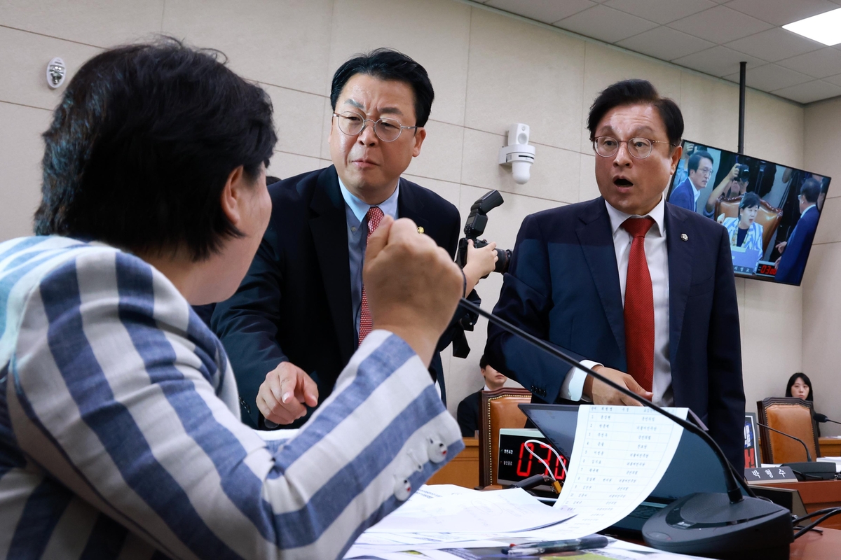 ‘서팔계’ ‘6인분’ 조롱 놓고, 김한규 “곽규택 똑똑해”?