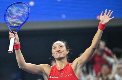 Zheng Qinwen defeats Andreeva to claim WTA China Open title