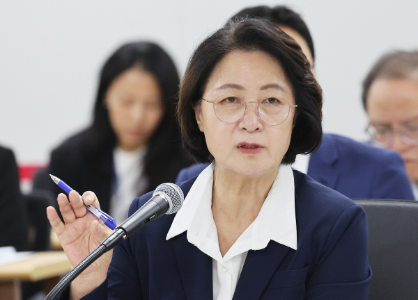대통령 ‘호의호식’ 글에, 추미애 “저 겨냥했다고 보지 않아”