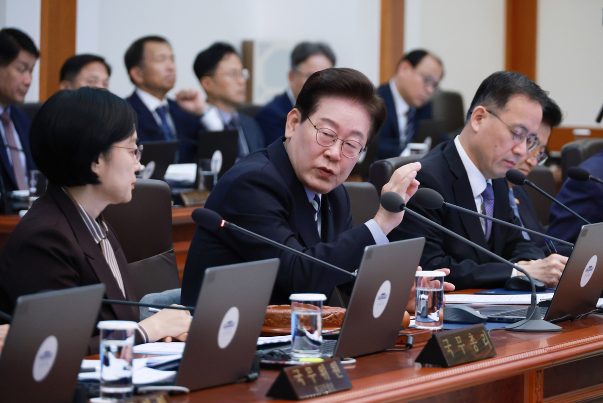 조갑제 “李대통령, 김정은엔 굴종적·美엔 당당하게? 말이 되나”